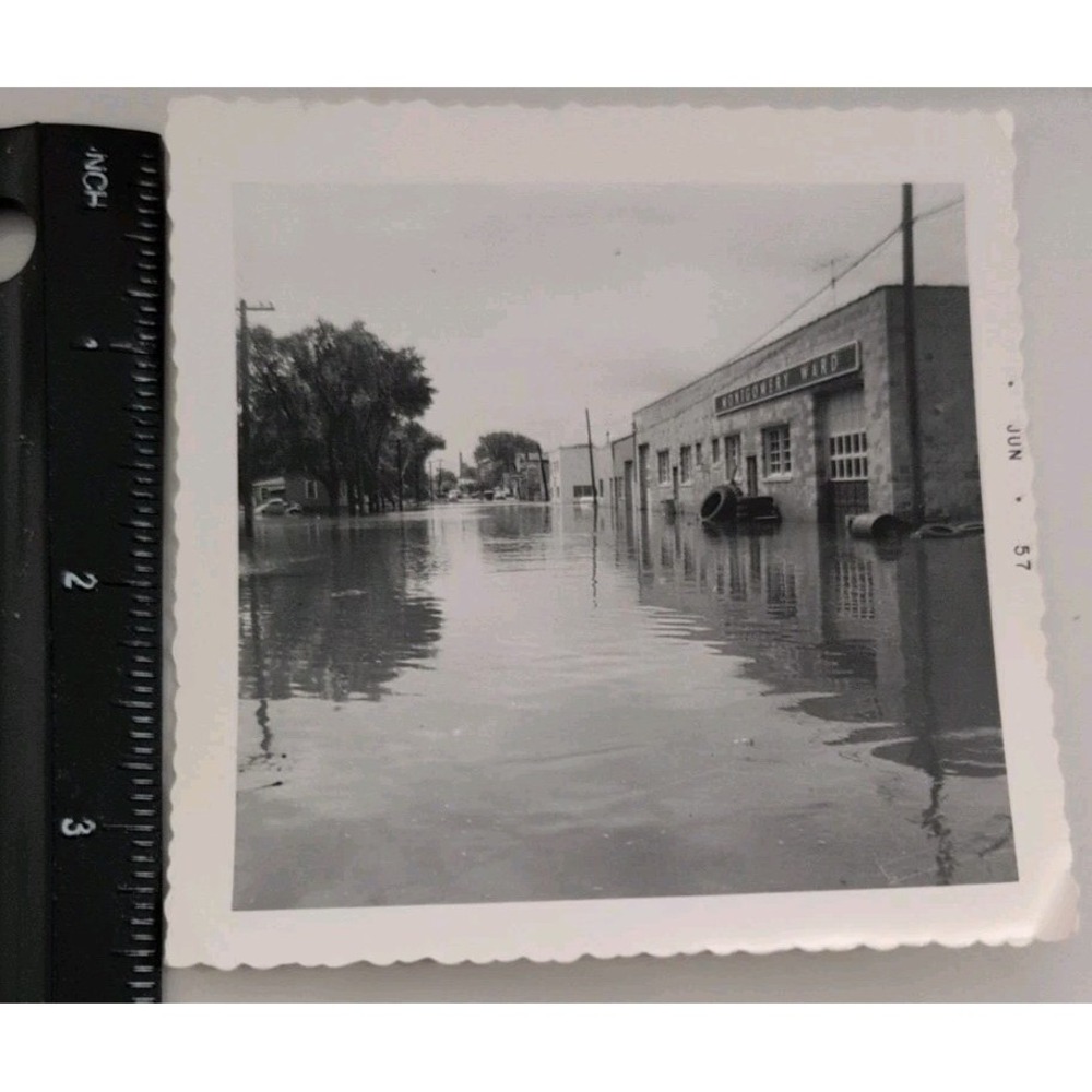 1957 Willmar MN Flood Montgomery Ward Store Disaster Vintage B&W Photograph - Picture 2 of 5